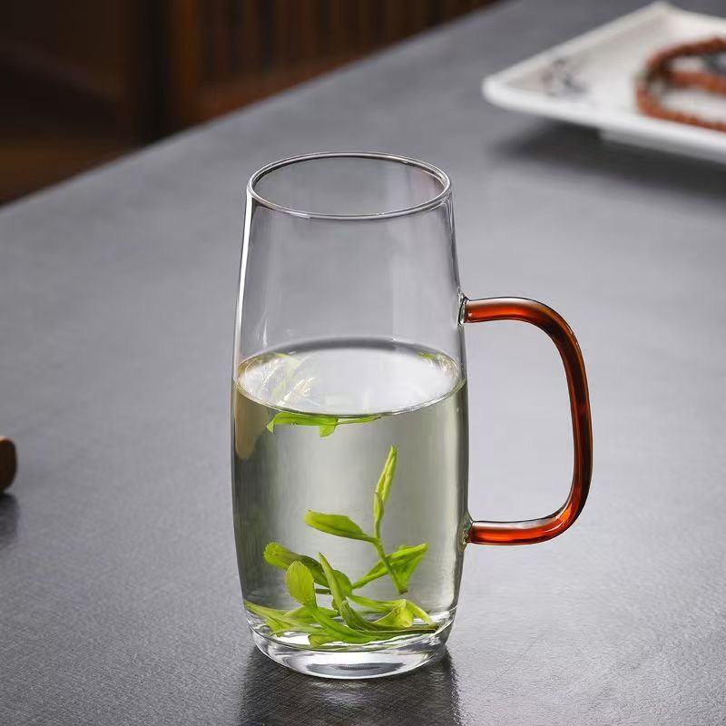 Conas idirdhealú a dhéanamh idir cupáin ghloine chaighdeán maith agus olc